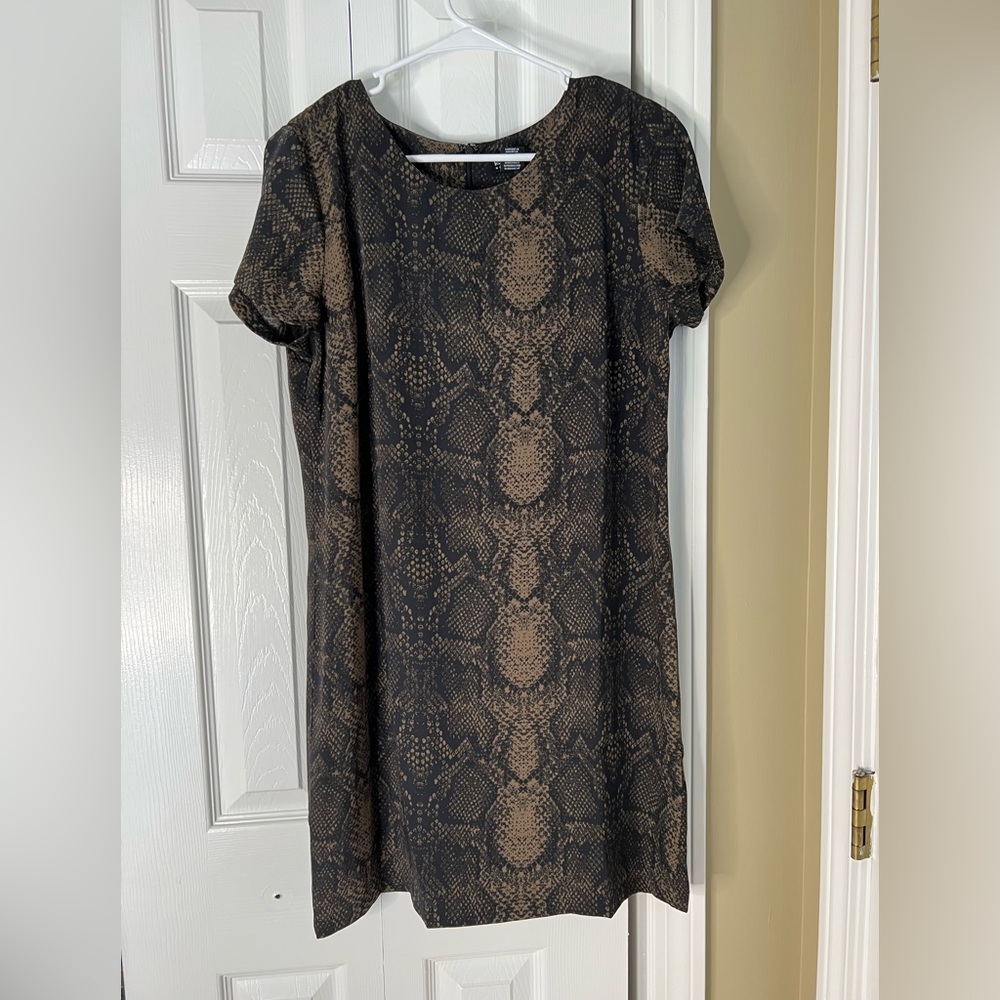 Nicole Miller Snake Skin Print Short Sleeve Dress